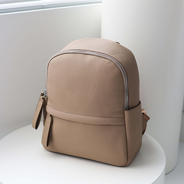 經典頭層牛皮後背包-IPAD款 LINGWEI,後背包,經典牛皮,IPAD款,頭層牛皮,便攜IPAD, 耐久舒適,時尚配件, 商務旅行,可放筆電,筆電後背包