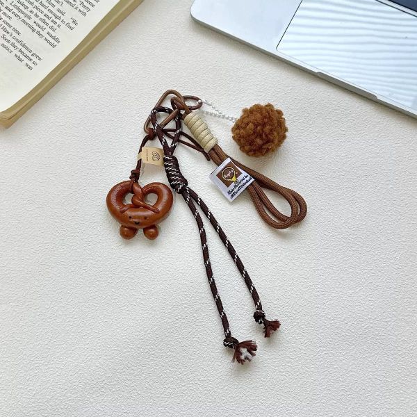 微笑麵包+毛球吊飾 微笑麵包吊飾,毛球吊飾,可愛吊飾,LINGWEI,小夥伴系列,麵包吊飾,毛球配件,療癒小物,包包吊飾,微笑吊飾