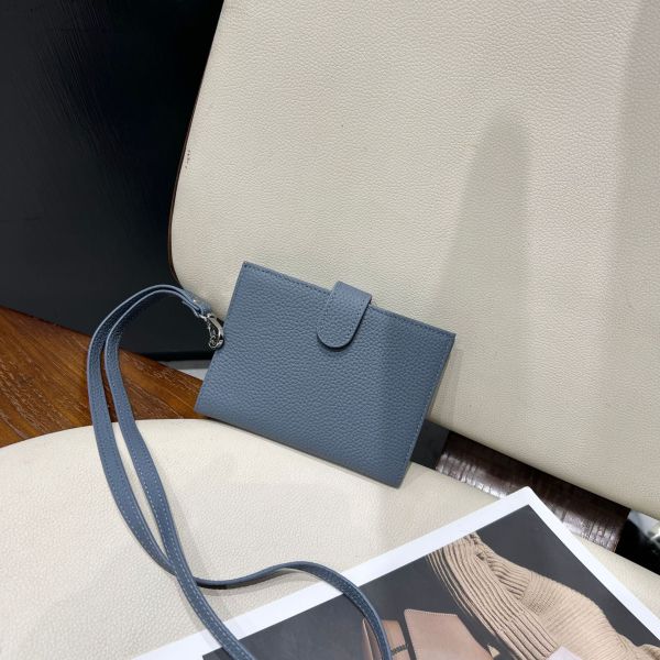 【旅行小管家】真皮護照皮夾-霧藍 旅行小管家,真皮護照皮夾,旅行護照夾,多功能證件夾,掛脖護照夾,LINGWEI,旅行皮夾,護照夾,證件皮夾,旅行收納小物