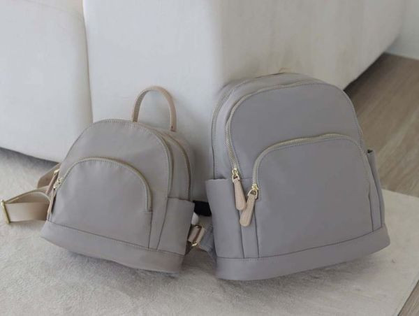 【防盜系列】牛津千層後背包-S款-墨黑色 牛津千層後背包,小後背包,iPad mini 後背包,多層收納後背包,LINGWEI,輕量通勤包,牛津布後背包,小款後背包,防潑水背包