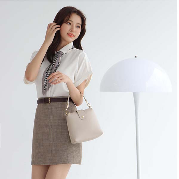Lithe Bag's006-燕麥灰 隨身輕盈包,輕盈包,Lithe Bag,極致灰,大象灰,臺灣品牌包包,包包,LINGWEI,台灣設計,lingwei,隨身包