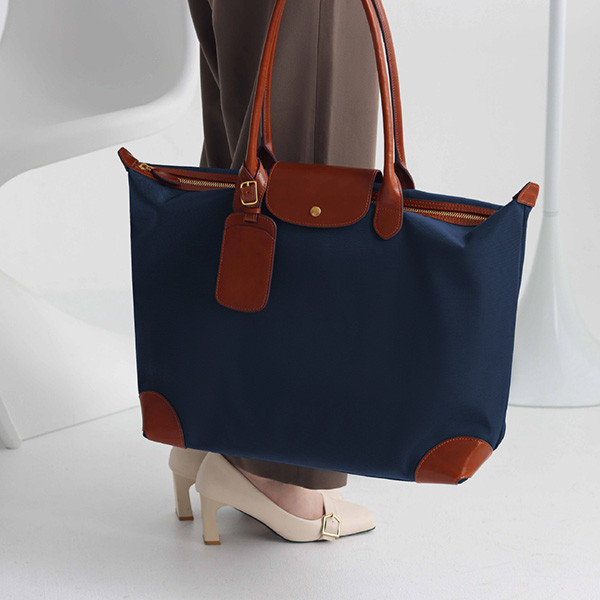 【13-14吋筆電】我的優雅日常-真皮尼龍筆電包 輕量筆電托特包,托特包,筆電包,牛津布,輕量托特包,臺灣品牌包包,包包,LINGWEI,台灣設計,lingwei,14吋筆電包,美型筆電托特包,我的優雅日常,真皮質感長柄筆電托特包