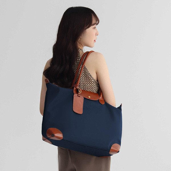 【13-14吋筆電】我的優雅日常-真皮尼龍筆電包 輕量筆電托特包,托特包,筆電包,牛津布,輕量托特包,臺灣品牌包包,包包,LINGWEI,台灣設計,lingwei,14吋筆電包,美型筆電托特包,我的優雅日常,真皮質感長柄筆電托特包