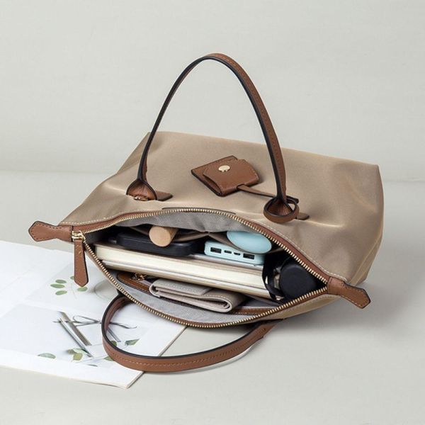 Lumé 霧光托特｜牛津布手提側背托特包 LINGWEI,霧光托特,牛津布托特包,手提側背兩用包,通勤包推薦,輕量女包,卡其色托特包