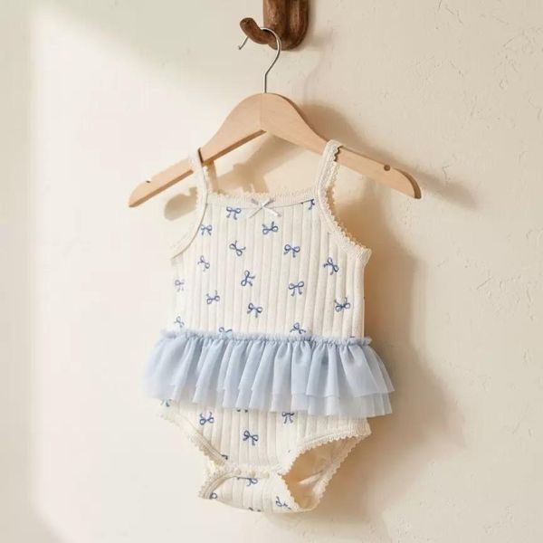 滿印小愛心蕾絲吊帶包屁 