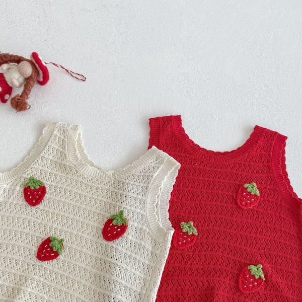 滿印草莓貼布鏤空背心 