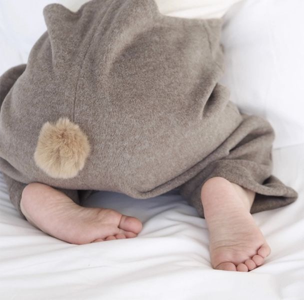 大地色！小兔尾毛絨吊帶褲 