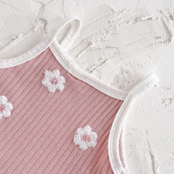 粉嫩刺繡小花吊帶包屁 