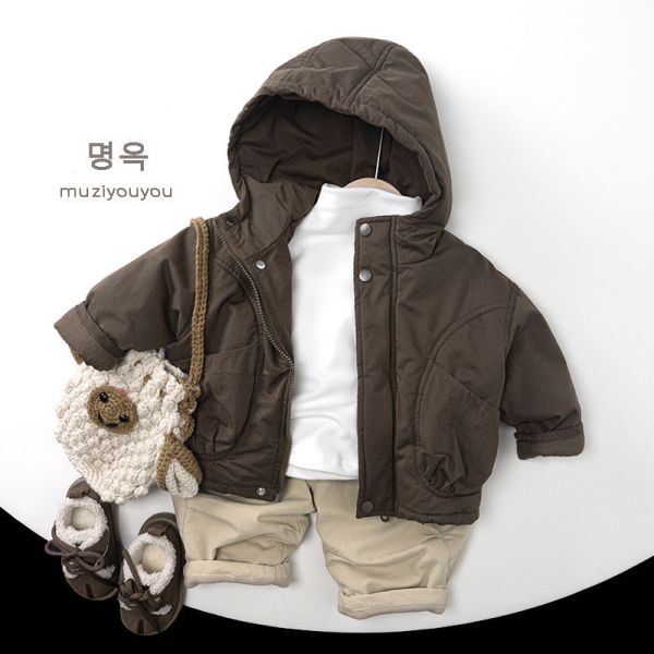 百搭半高領極簡感上衣 