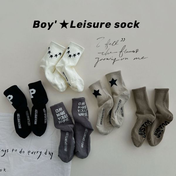 BOY休閒字母造型中筒襪 