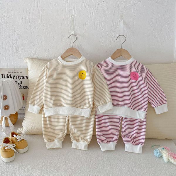 微笑寶寶條紋運動套裝 
