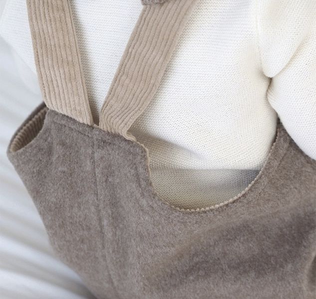 大地色！小兔尾毛絨吊帶褲 