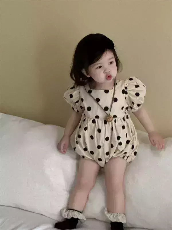 方領波點泡泡袖包屁 