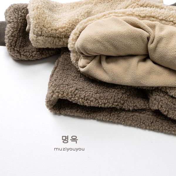 大地色系格紋熊保暖上衣 