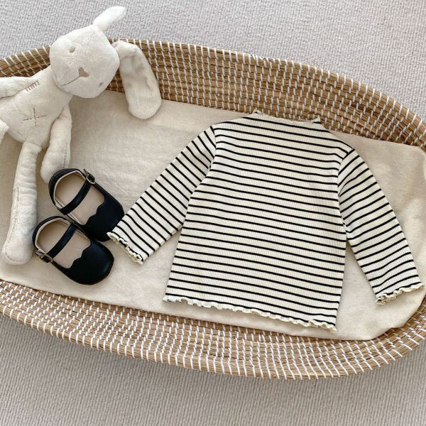 【現貨】木耳邊半高領百搭上衣 