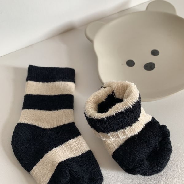 奶油黑白拼色襪｜六入 