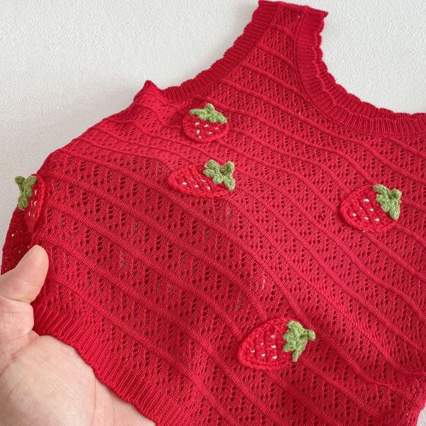 滿印草莓貼布鏤空背心 