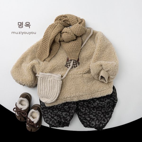 大地色系格紋熊保暖上衣 