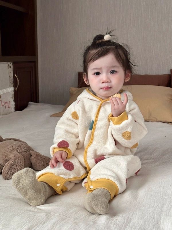 彩色點點奶油絨連身衣 