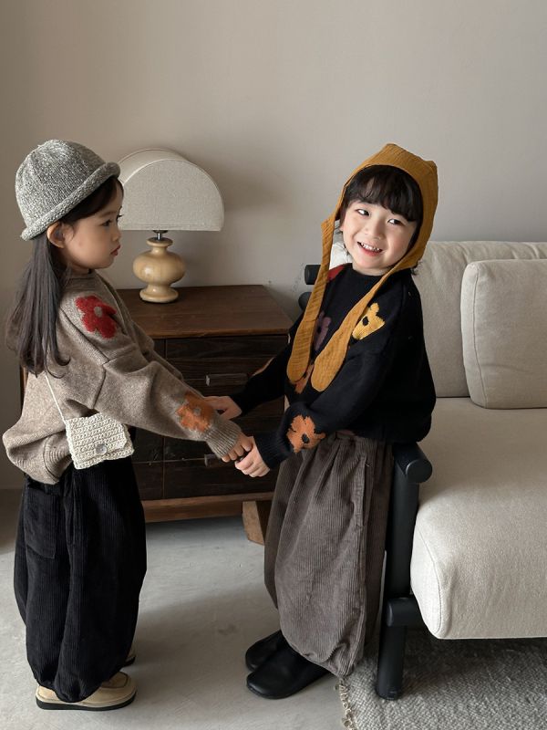 暖暖小花田針織毛衣 