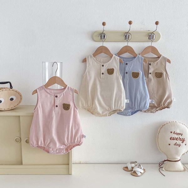 素色胸前呆呆熊無袖包屁 