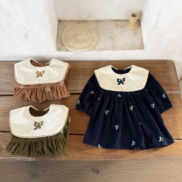 秋日蝴蝶結刺繡絨領洋裝 