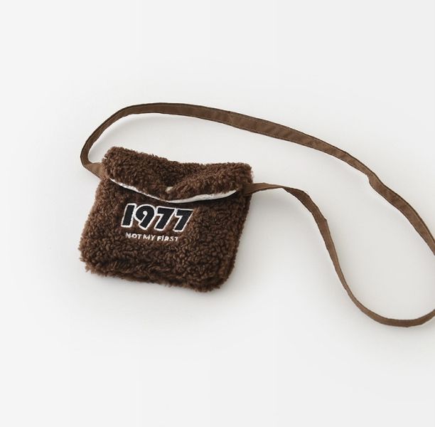 No.1977暖棕領外出服｜附包包 