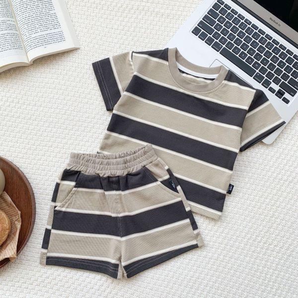 咖色系寬條紋套裝 