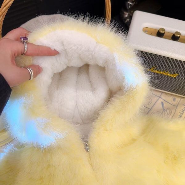 暖暖的爆萌小鴨絨絨外套 