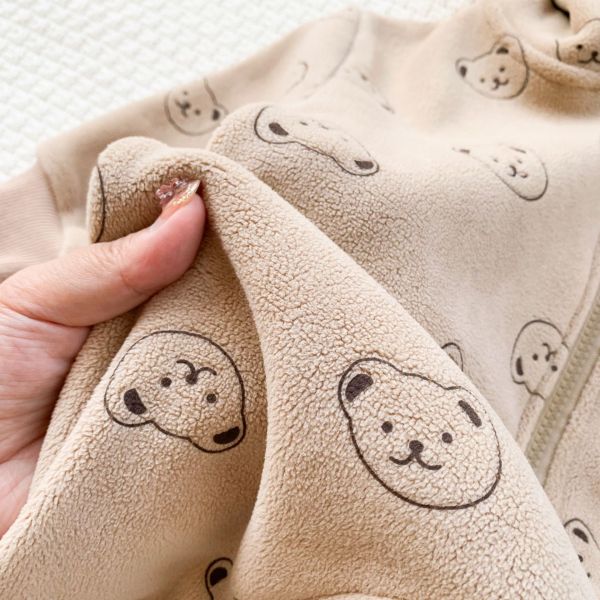 簡約線條小熊連帽外出服 