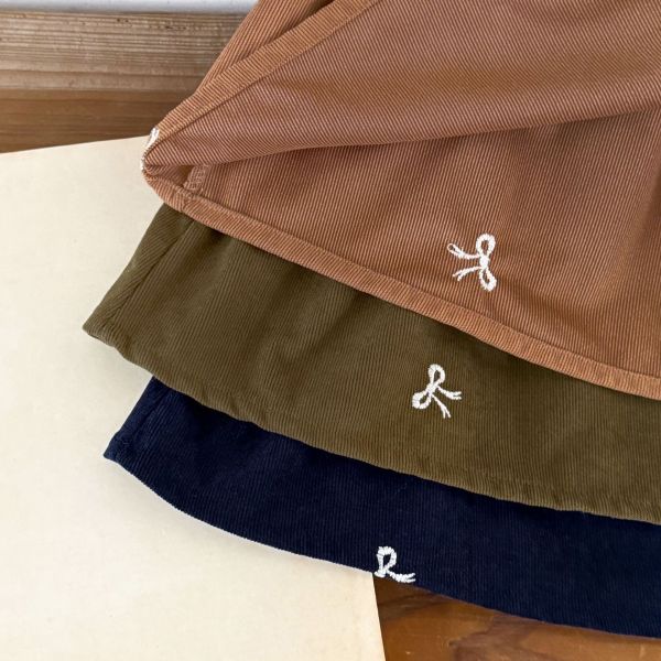 秋日蝴蝶結刺繡絨領洋裝 