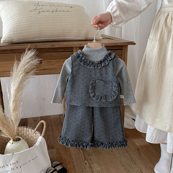 女寶圓點時髦花邊三件套 