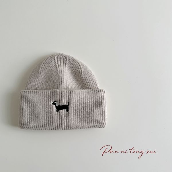 刺繡小狗捲邊毛線帽 