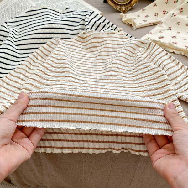 【現貨】木耳邊半高領百搭上衣 