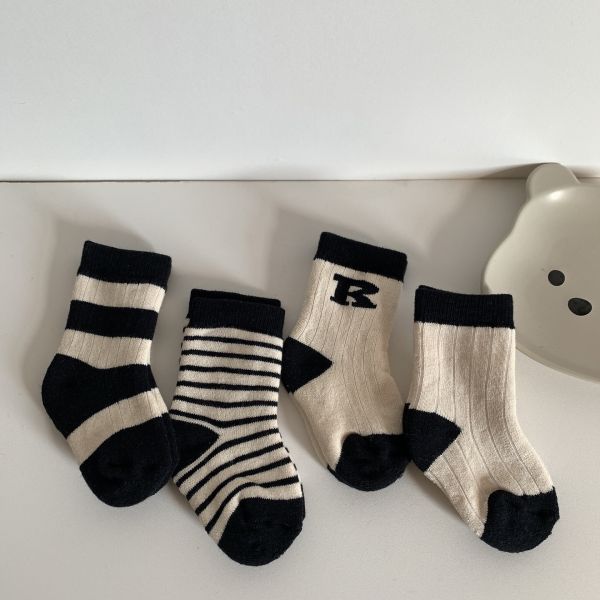 奶油黑白拼色襪｜六入 