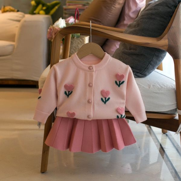 花朵刺繡針織百褶套裝 