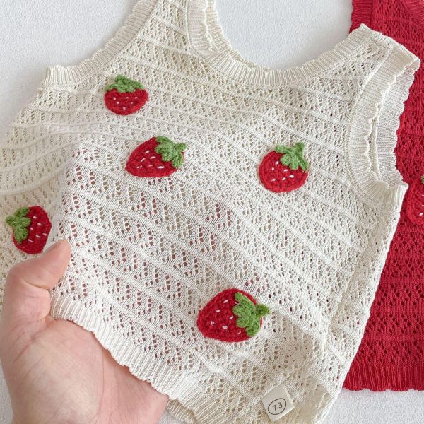滿印草莓貼布鏤空背心 