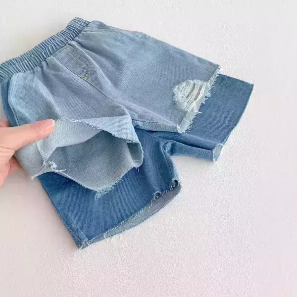 夏天也要的牛仔小短褲 