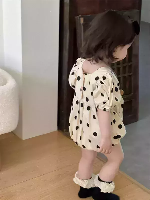 方領波點泡泡袖包屁 