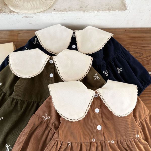 秋日蝴蝶結刺繡絨領洋裝 