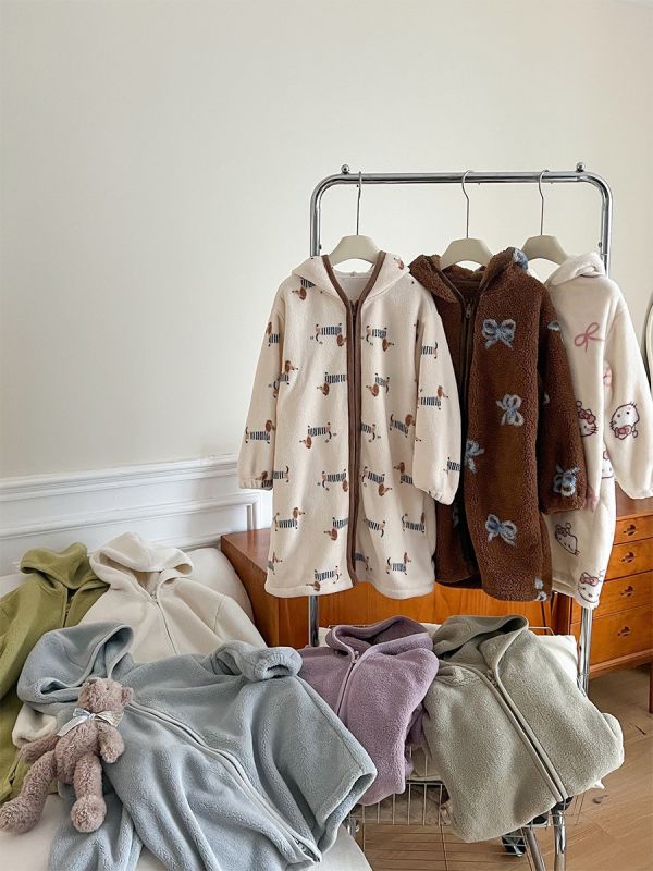 日常百搭珊瑚絨睡袍 