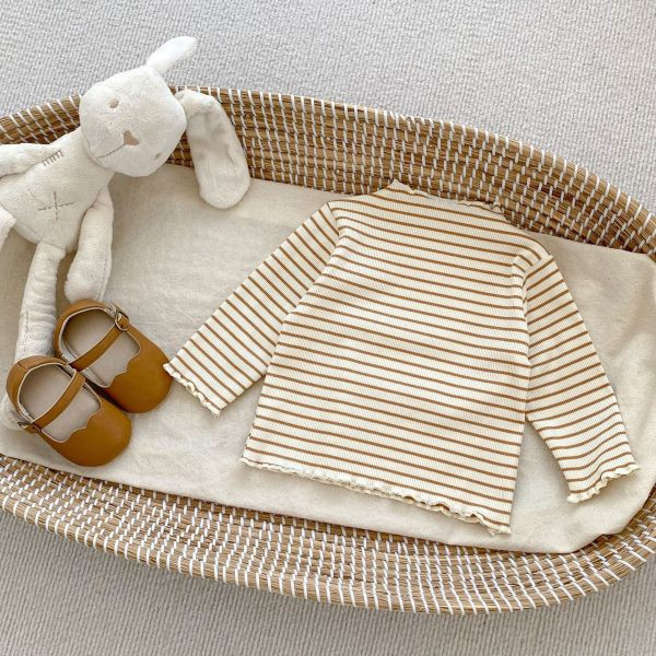 【現貨】木耳邊半高領百搭上衣 