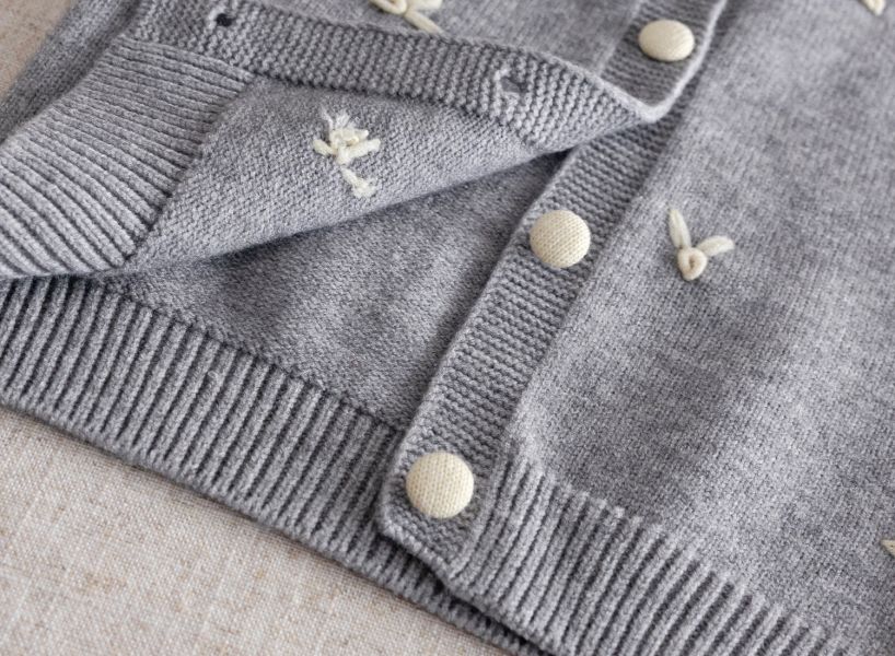 小兔刺繡荷葉邊針織背心 