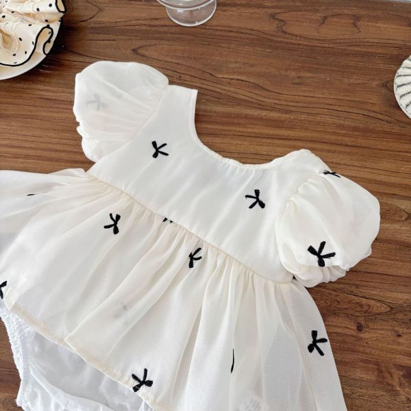 蝴蝶結黑白配滿月包屁 