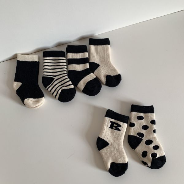 奶油黑白拼色襪｜六入 