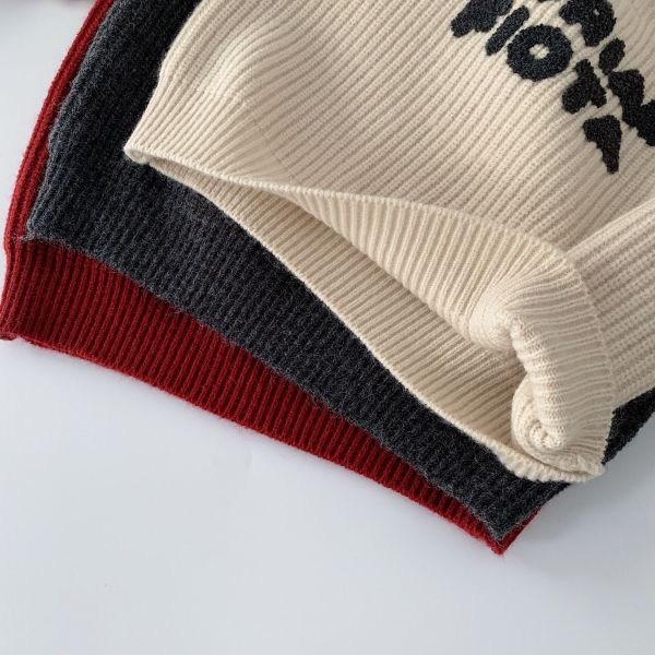 小學院字母半拉鍊針織上衣 