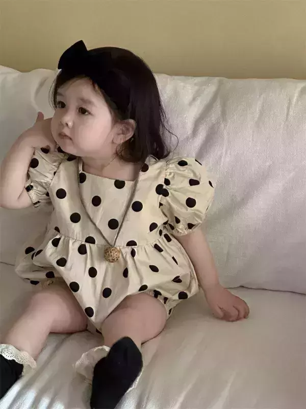 方領波點泡泡袖包屁 