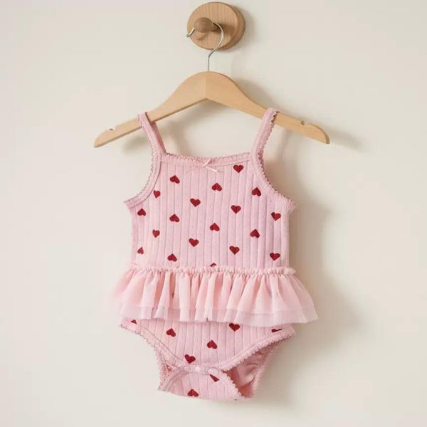 滿印小愛心蕾絲吊帶包屁 