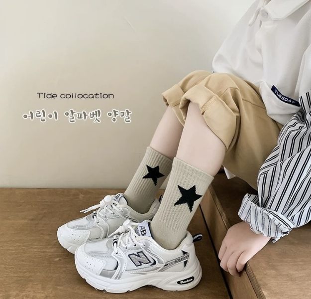 BOY休閒字母造型中筒襪 