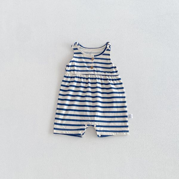 滿版蝴蝶結與愛心連身衣 